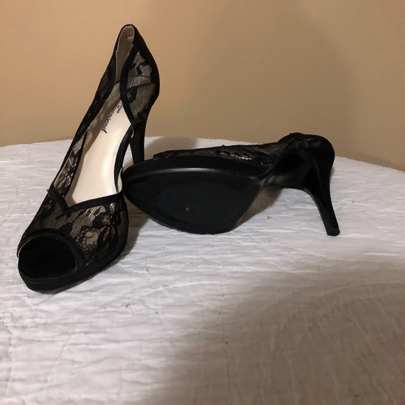 Black Lace Lulu Townsend heels - Picture 3 of 4